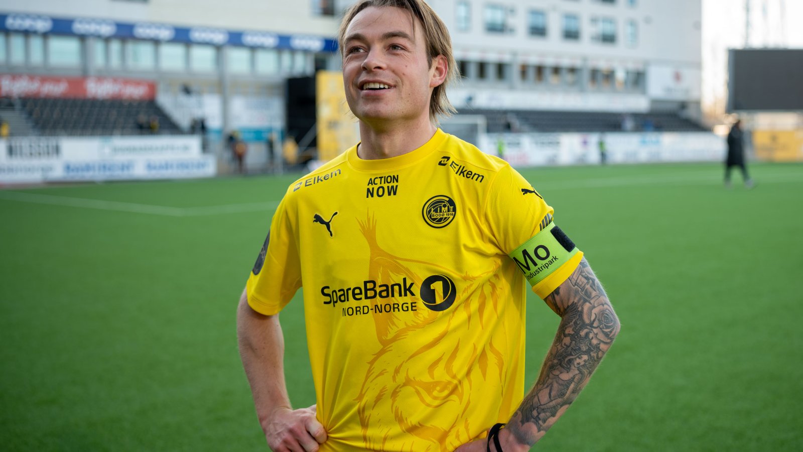 Patrick Berg smiler etter 1-0-seieren mot Strømsgodset på Aspmyra i mai 2024