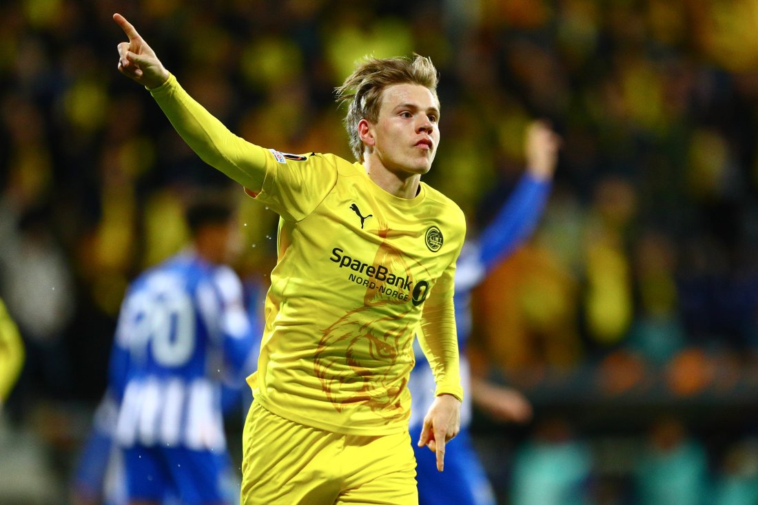 Bodø 20240925. Jens Petter Hauge feirer 2-1 målet under kampen i UEFA Europa leauge mellom Bodø/Glimt og Porto på Aspmyra stadion. Foto: Mats Torbergsen / NTB